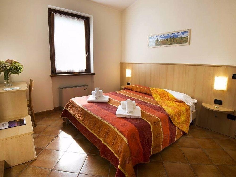 גארדה Residence Corte Camaldoli מראה חיצוני תמונה